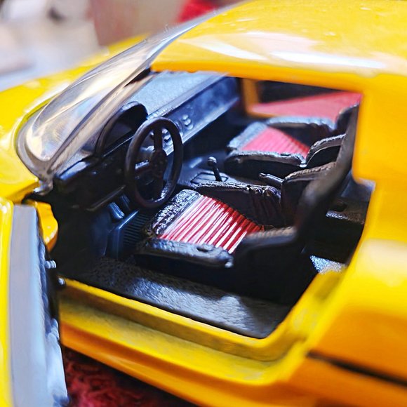 *50% PRICE DROP!* Rare YELLOW Welly 1:24 Ferrari F50 die-cast model car - Picture 3 of 16